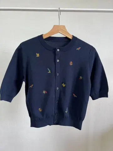 CABAN GREEN SHOWER 자수 반팔 가디건