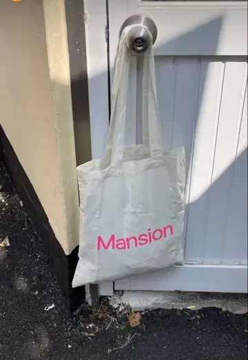 Luft Mansion 한국 오리지널 토트백 화이트