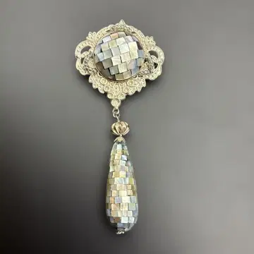 나전칠기 오버사이즈 드롭형 브로치 모자이크 모양 모조개 실버색