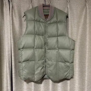 70s 블랙 택 다운 베스트