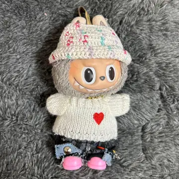 옷 갈아입기 의류 세트 스웨터 숏팬츠 신발 Labubu 미포함.