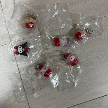 산리오 캐릭터즈 딸기 메지루시 액세서리 6종 세트