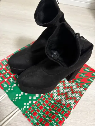 LIPSERVICE 숏부츠 M 사이즈