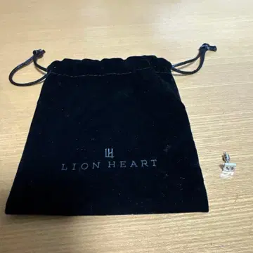 라이온 하트 원피스 포인트 귀걸이