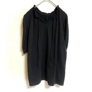 로페피크닉 블라우스(M) 리본 타이 프릴 칼라 블랙 깔끔하고 고급스러운