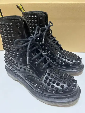 닥터마틴 24cm 8홀 스터드