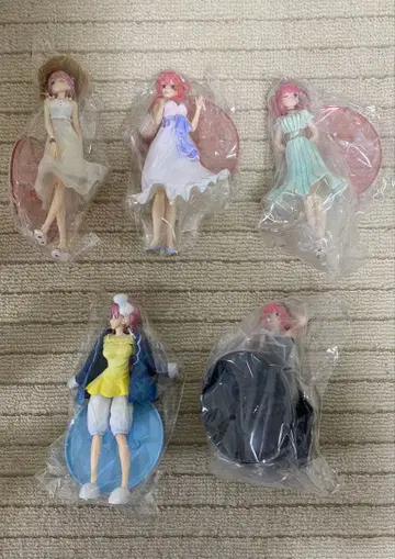 제일복권 5등분의 신부 나카노 이치카 와 피규어 5점 세트