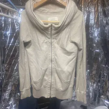 goa 옛날 감성의 후드 숨김 후드티 아이보리 계열