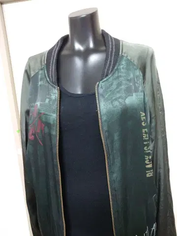 그린 실크 스카잔 프린트 포함