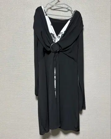 로즈 패턴 다크 코켓 원피스