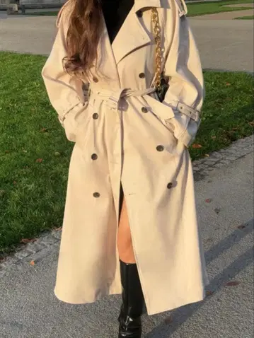 더 토 메테오라 트렌치 코트