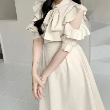 tity&co 시어 프릴 소매 보타이 리본 원피스 아이보리