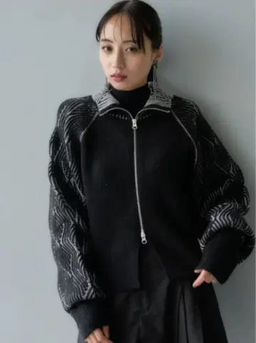 집업 볼륨 슬리브 니트