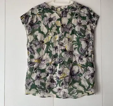 Tommorowland collection 블라우스