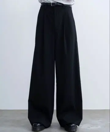 [ 완판템 ] SINSS 2턱 와이드 스트레이트 스트라이프 슬랙스