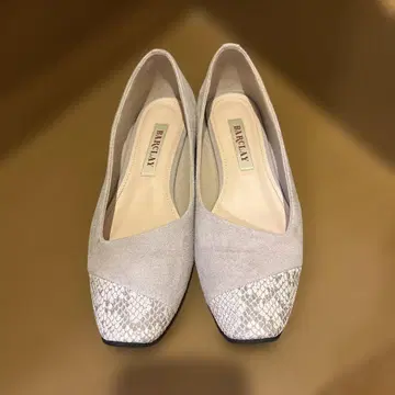 BARCLAY 그레이지 스웨이드 펌프스