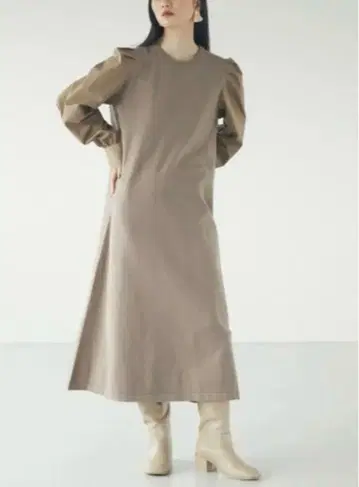 armonia. GreenParks 소매 부직 절개 니트 원피스