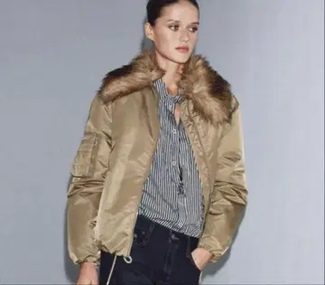 완판템 zara 새상품 인조 모피 옷깃 봄버 자켓 M