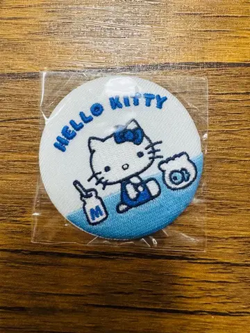 헬로키티 자수 캔뱃지