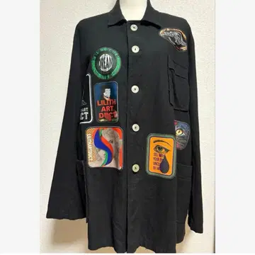 릴리스 아트덕트 패치 포함 블랙 긴팔 셔츠 코트 블랙 리메이크