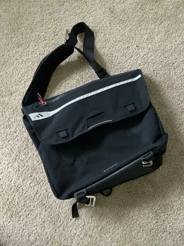 블랙 메신저 백 brenthaven