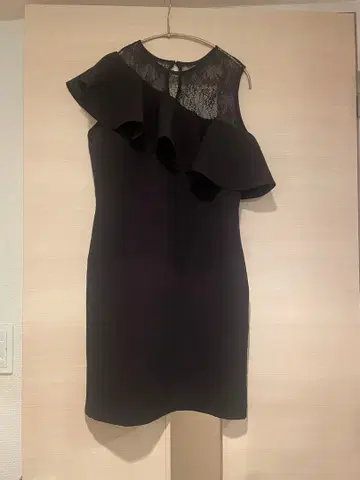 블랙 프릴 타이츠 원피스