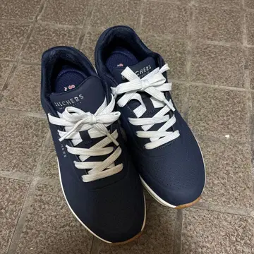 SKECHERS 네이비 스니커즈 에어쿠션