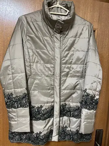 DAMA 실버 레이스 장식 다운 자켓