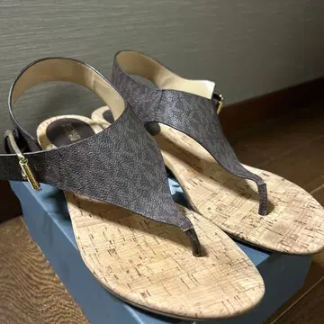 마이클코어스 샌들