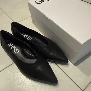 SHISEI 블랙 스틸레토 플랫슈즈 사이즈 37.5