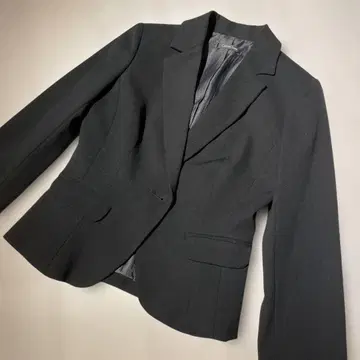 Caprine Luxe 블랙 테일러드 자켓 9AR