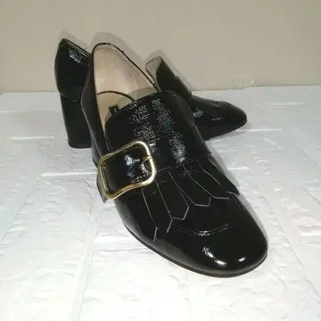 새상품급 FABIORUSCONI 청키힐 에나멜 23.5