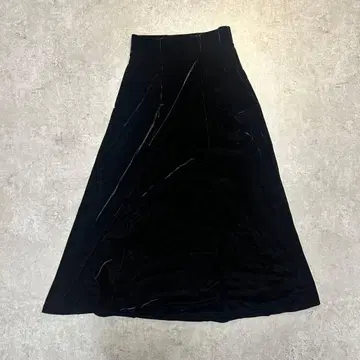 블랙 벨벳 타이트 스커트