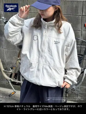 택 포함 새상품 Reebok 자켓 M 사이즈 화이트 그레이