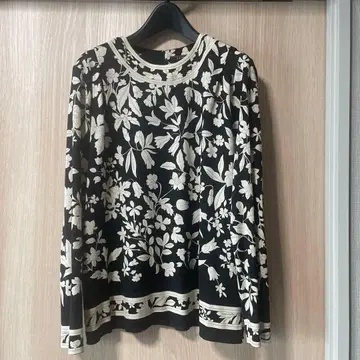 LEONARD 꽃무늬 긴팔 상의 블랙/화이트