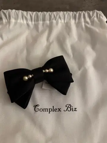 컴플렉스 비즈 헤어 클립 블랙 펄
