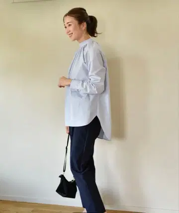 OURHOME 믿음직한 개더 블라우스 화이트