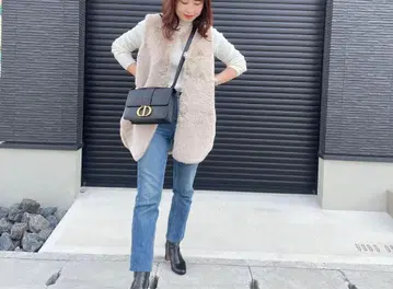 베이지 퍼 롱 베스트 카프리슈 레마쥬