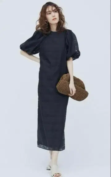 대특가 새상품급 미라 오웬 Mila Owen 블랙 원피스 블랙 롱 원피스