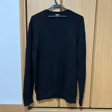 유니클로 캐시미어 크루넥 스웨터 블랙