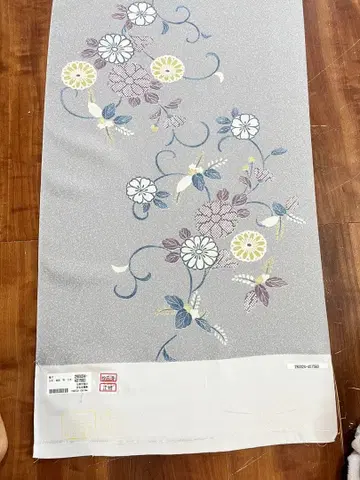 그레이 꽃무늬 코몬 옷감