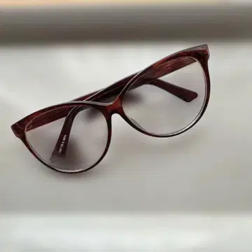 브라운 캣아이 안경