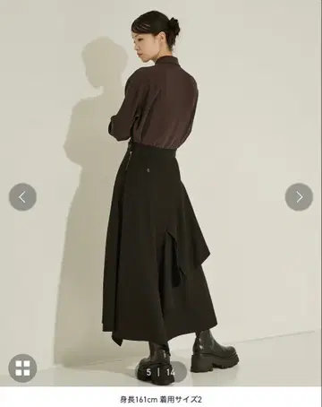 UJOH / 랜덤 헴 플레어 스커트 / 사이즈 2 새상품급