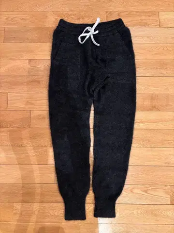 YINDIGO AM 캐시미어 니트 조거 팬츠 차콜 그레이