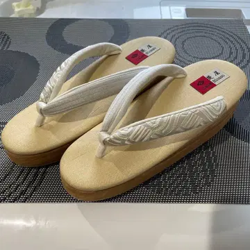 [카렌 로쏘] BISOU 통굽 조리 화이트 S 사이즈