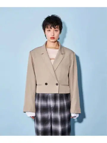 CITEN 베이지 숏 테일러드 자켓