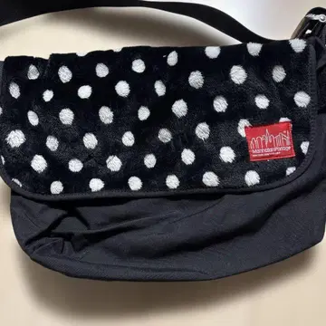 Manhattan Portage 도트 무늬 숄더백