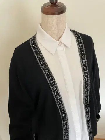 [장폴고티에] 메이저 자수 울 니트 가디건 일본제 사이즈 40