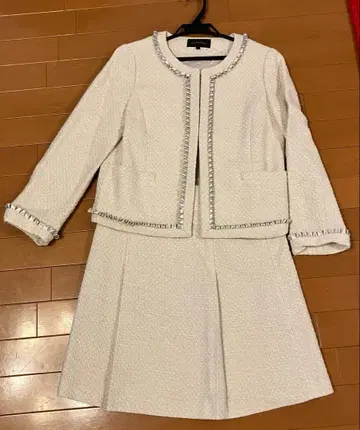 화이트 트위드풍 자켓 스커트 세트