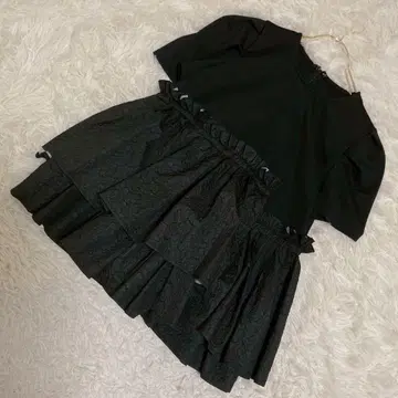 Fit more 밑단 프릴 상의 블랙 F 귀여운 깔끔한 멋쟁이